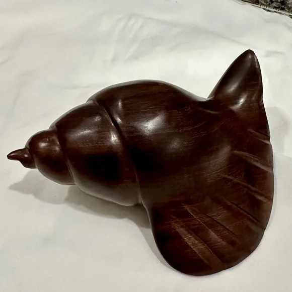 Vintage Seri Desert Ironwood Conch Shell Carving - Picture 3 of 8